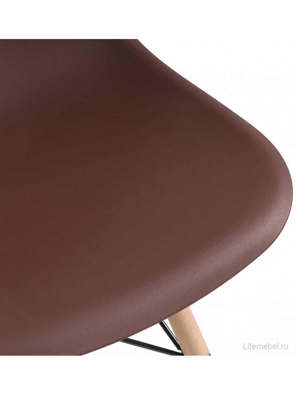Пластиковый стул Eames PC-015 brown