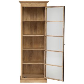 Витрина Academy