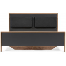 Двуспальная кровать Тхан