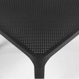 Пластиковый журнальный стол 003/4006402000