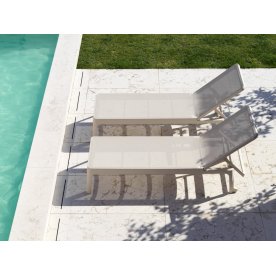 Шезлонг-лежак пластиковый Plano бежевый