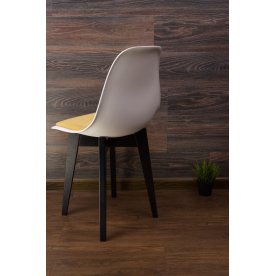 Пластиковый стул Сашш