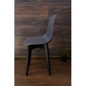 Пластиковый стул Сашш