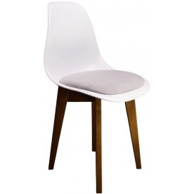 Пластиковый стул Сашш