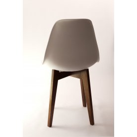 Пластиковый стул Сашш