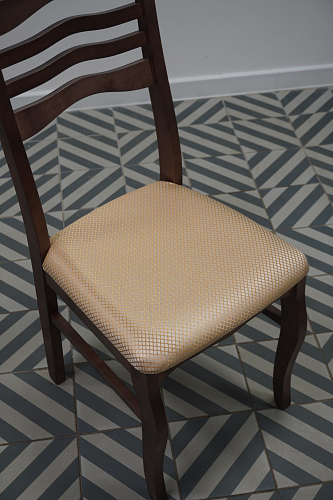 Деревянный стул Амадиу темно-коричневый из шоурума 1