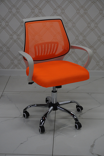 Компьютерное кресло Ergoplus белое / голубое из шоурума 2