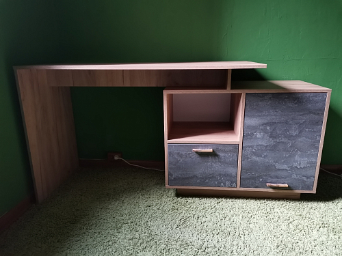 Письменный стол Эго Ст-2 на подиуме бетон светлый / камень темный фото покупателя 1