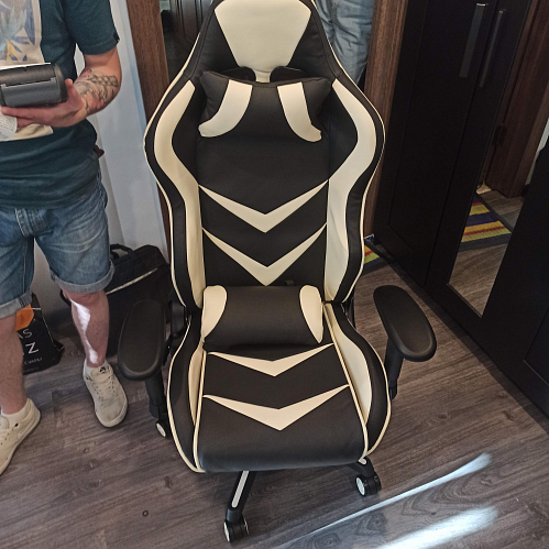 Компьютерное кресло Racer черный / красный / бежевый фото покупателя 123