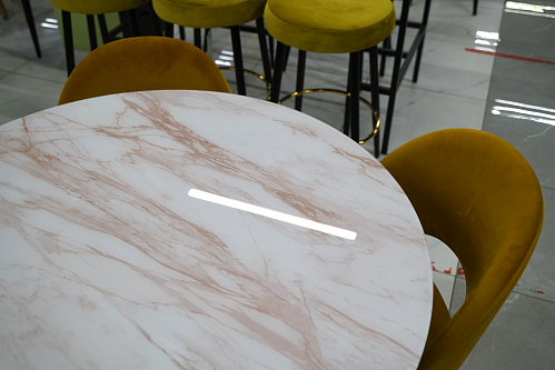 Стеклянный стол Анселм кианит / черный из шоурума 2