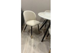 Стул на металлокаркасе Gabi 1 бежевый / черный с серебряными наконечниками фото покупателя 755