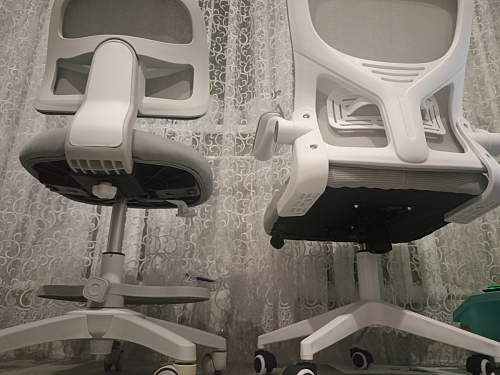 Компьютерное кресло Konfi light gray / white фото покупателя 125