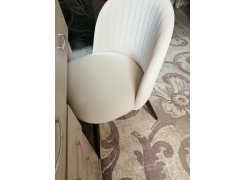 Стул на металлокаркасе Gabi 1 бежевый / черный с серебряными наконечниками фото покупателя 323