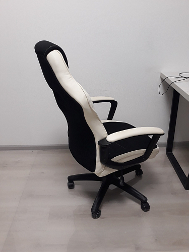 Компьютерное кресло Gamer черное / бежевое фото покупателя 14