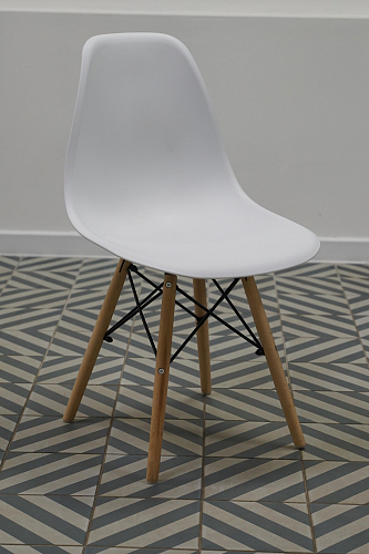 Стул Eames light green из шоурума 2