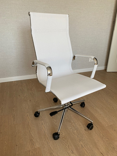 Компьютерное кресло Reus черная сетка / хром фото покупателя 37