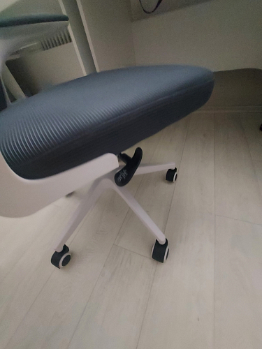 Компьютерное кресло Konfi light gray / blue / white фото покупателя 24