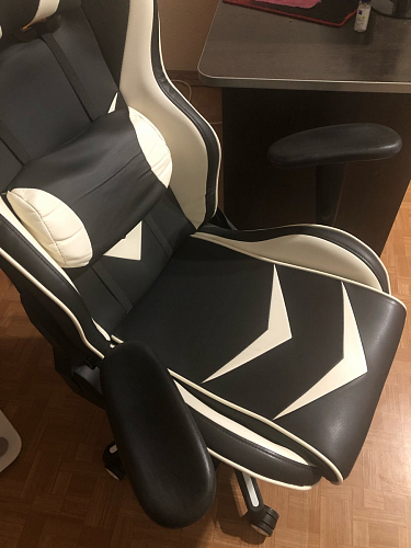 Компьютерное кресло Racer черное / бежевое фото покупателя 188