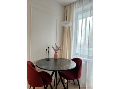 Стул на металлокаркасе Gabi 1 бежевый / черный с серебряными наконечниками фото покупателя 566