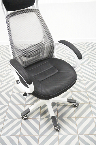 Компьютерное кресло Burgos белое из шоурума 6