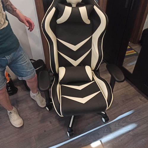 Компьютерное кресло Racer черное / бежевое фото покупателя 125