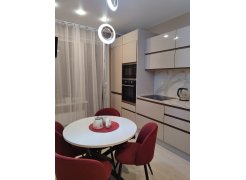 Стул на металлокаркасе Gabi 1 бежевый / черный с серебряными наконечниками фото покупателя 386