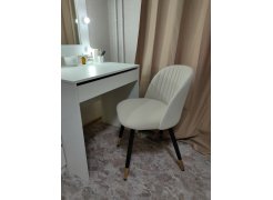 Стул на металлокаркасе Gabi 1 бежевый / черный с серебряными наконечниками фото покупателя 305