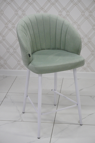 Полубарный стул Бэнбу velutto 14 / черный из шоурума 2