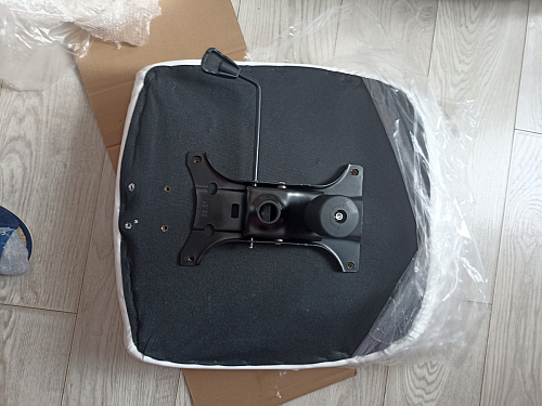 Компьютерное кресло Aragon белое фото покупателя 102