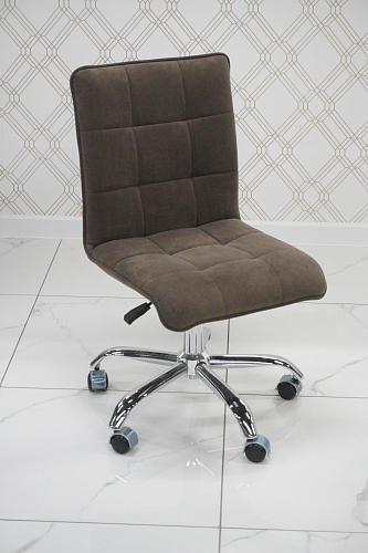 Компьютерное кресло Zero черное из шоурума 4