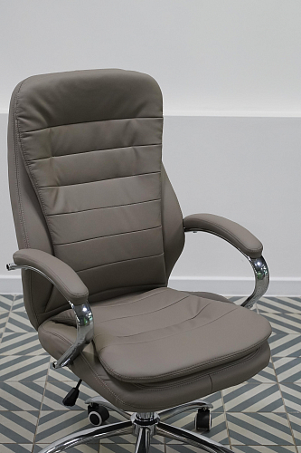 Компьютерное кресло Tomar черное из шоурума 1