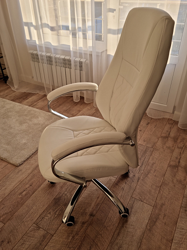 Компьютерное кресло Aragon белое фото покупателя 48