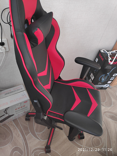 Компьютерное кресло Racer черный / красный / бежевый фото покупателя 90