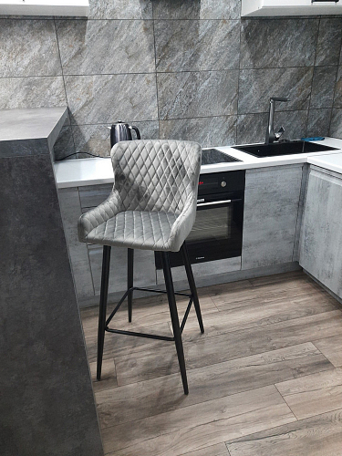 Барный стул Mint велюр темно-бежевый / черные ножки наконечники золото фото покупателя 2