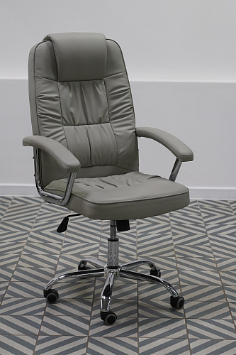 Компьютерное кресло Rik white из шоурума 1